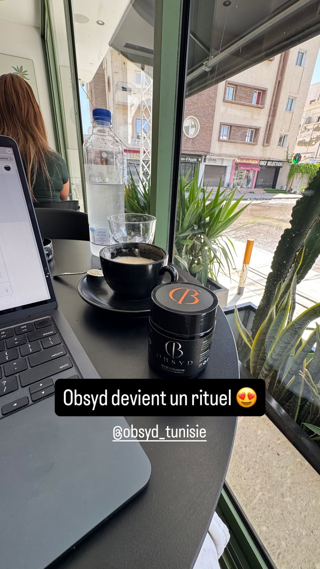 OBSYD.tn Facebook ad: عطرك المفضل… نفس الإحساس الفخم، بطريقة أذكى.