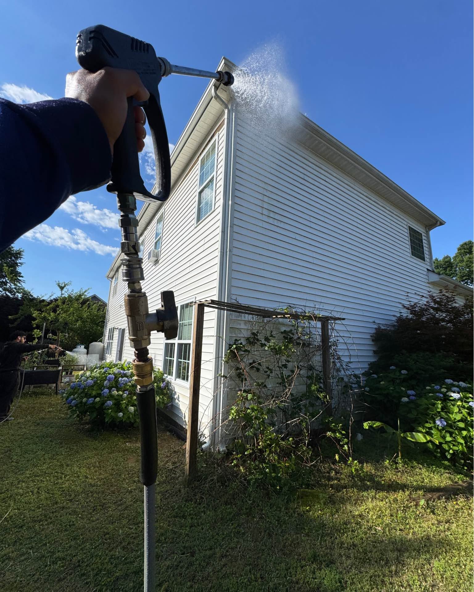 Edward Sanchez Facebook ad: Pressure Washer