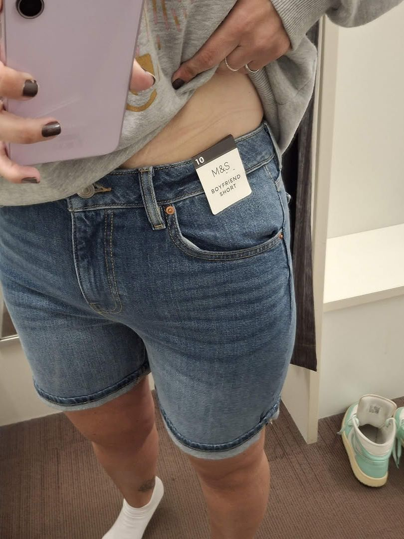 Olivia Jones Facebook ad