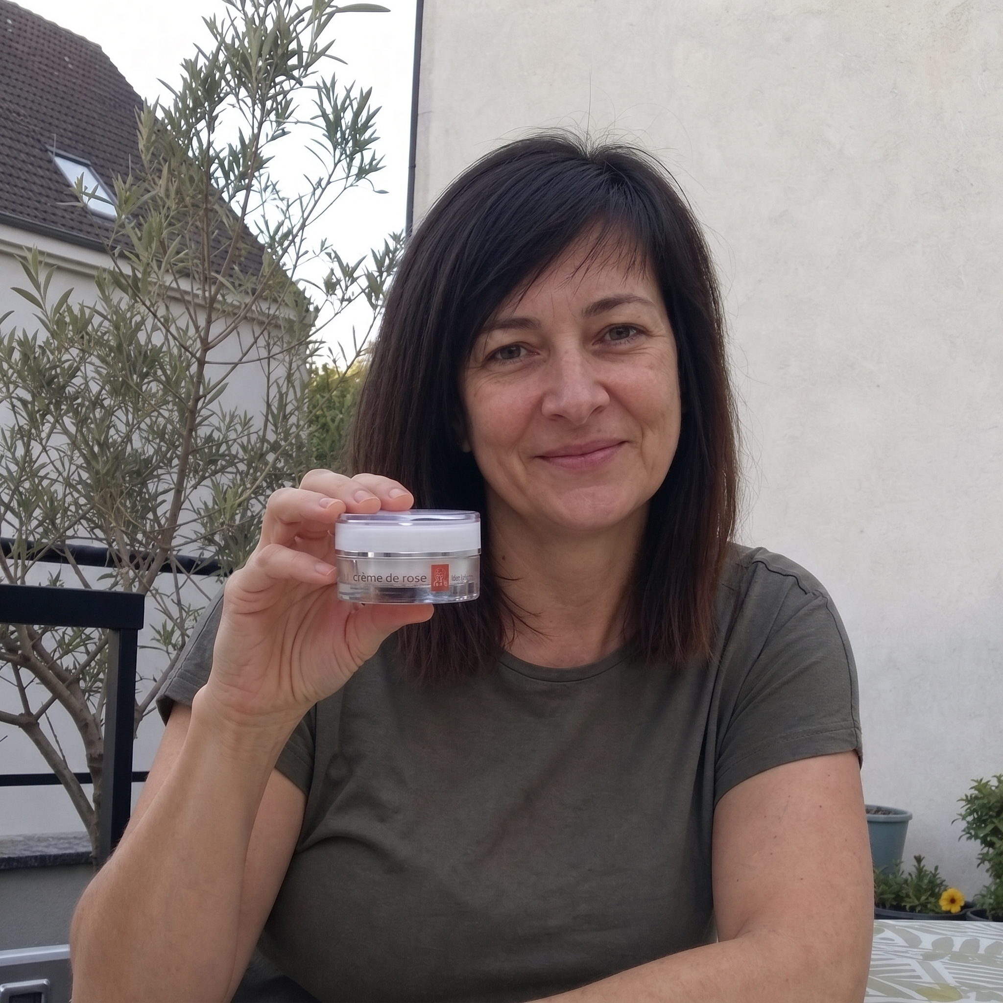 InaEssentials.PL - Rodzinne Kosmetyki Organiczne Facebook ad: Mały słoiczek, który zmienił jej poranki