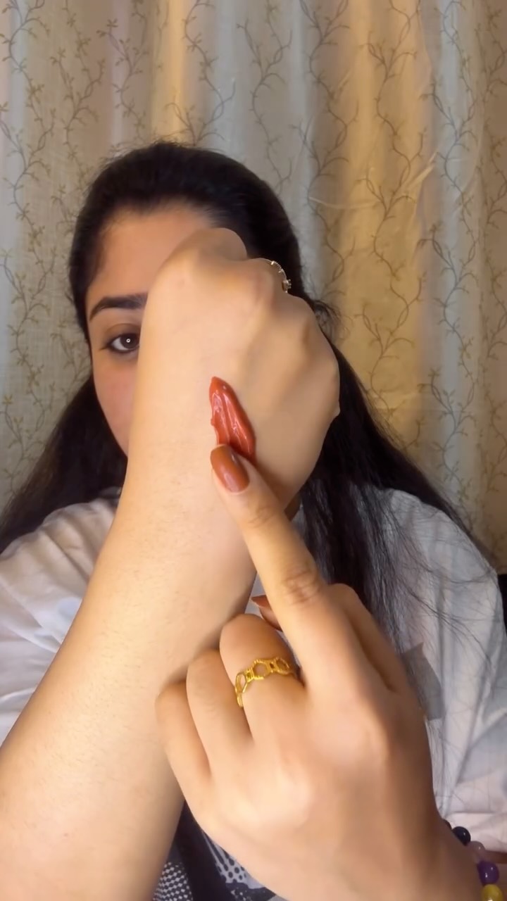 Shesha Ayurveda Facebook ad: Comment 'red' and i'll drop the product link
