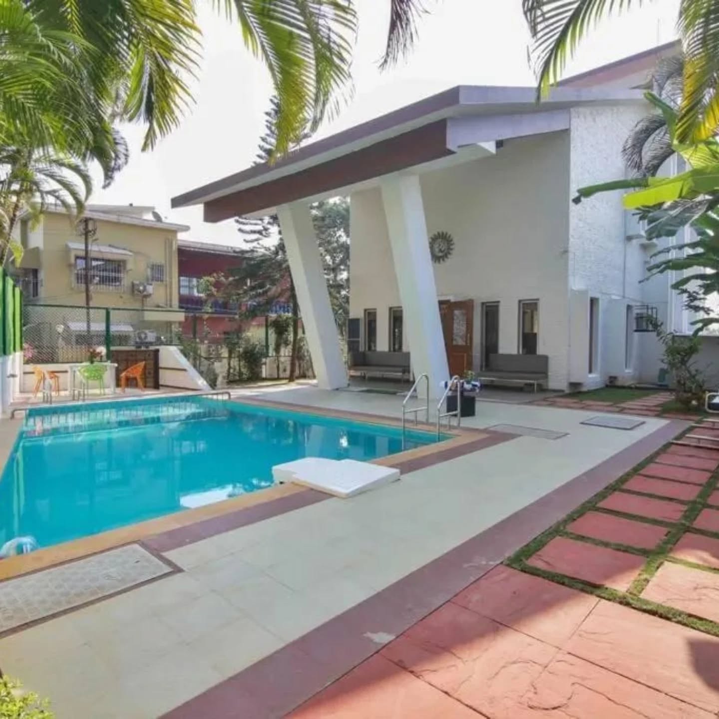 Villa_bunglow_lonavala Facebook ad