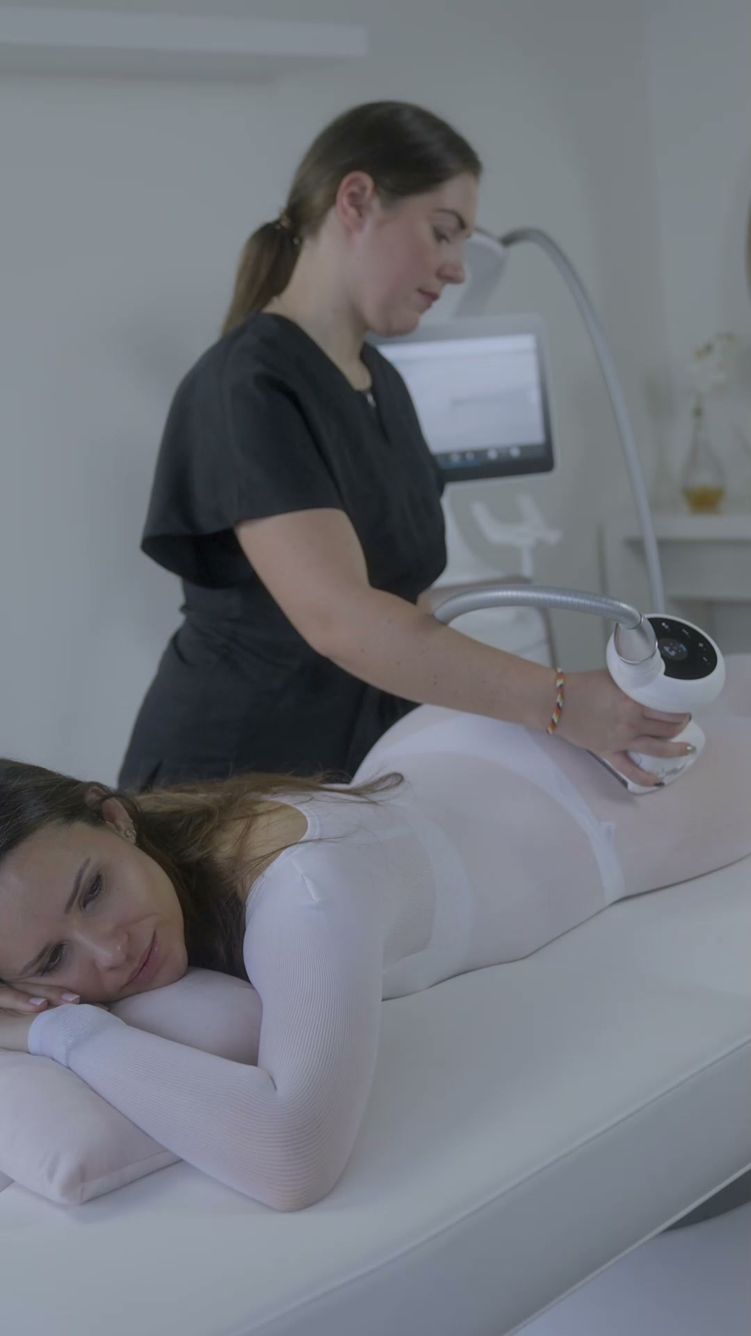 LPG endermologie Facebook ad: Cellu M6 Infinity Demo anfragen