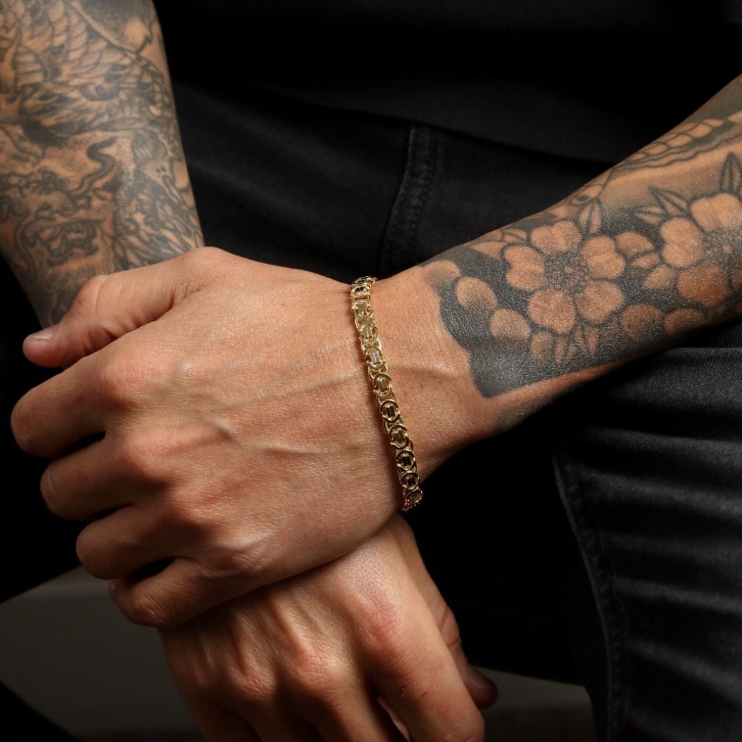 William May Jewellers Facebook ad