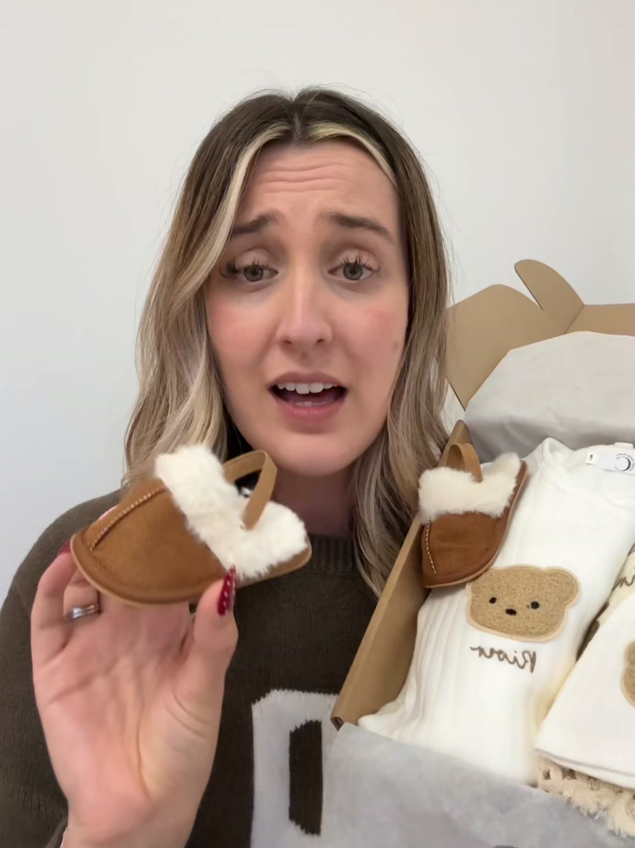Cozy Crew Club Facebook ad: The Perfect Gift for New Mums
