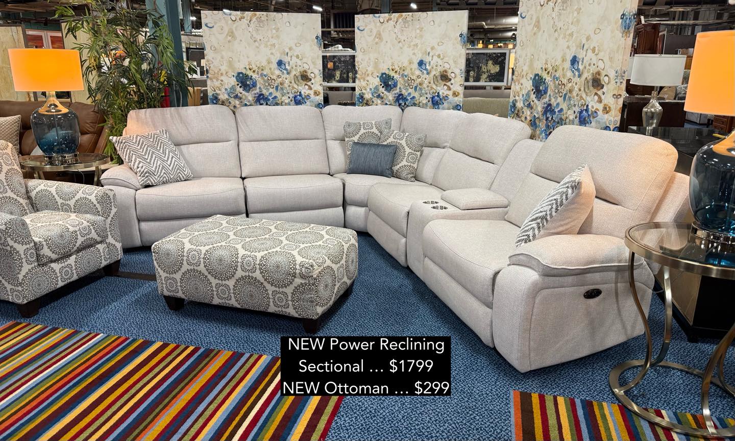 Cash Liquidations, Inc. Facebook ad: Fresh styles & steals!