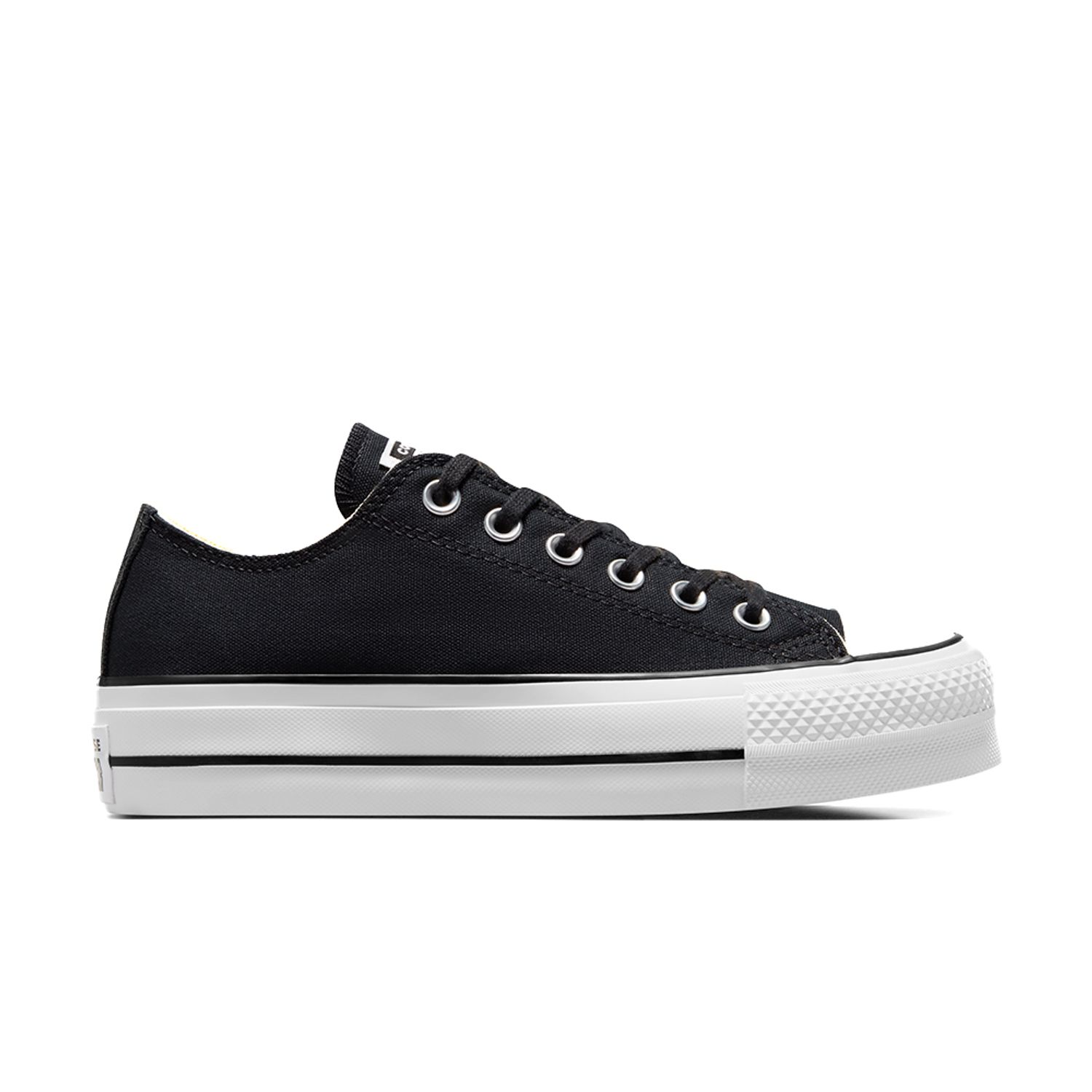 Falabella Colombia Facebook ad: Comodidad, diseño y las mejores marcas de tenis…