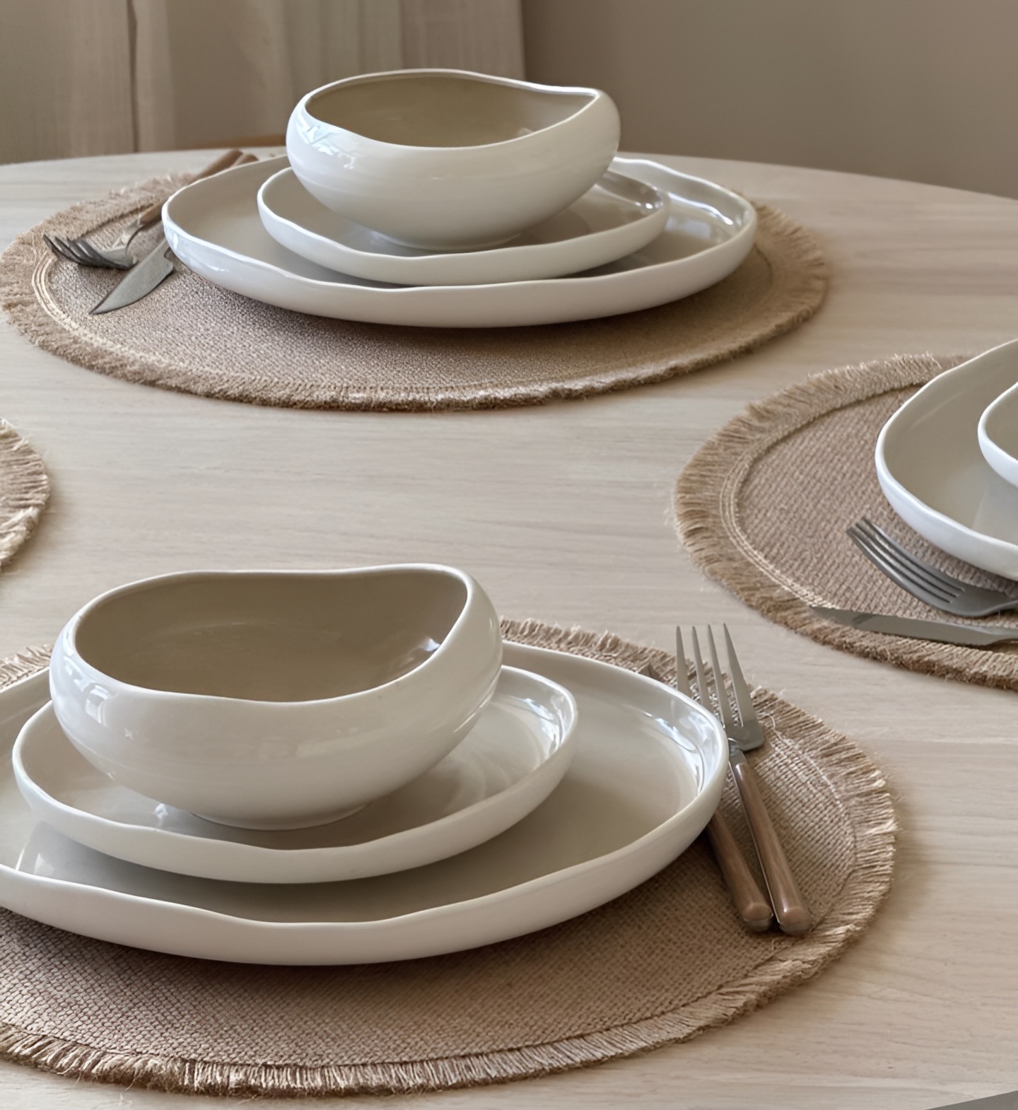 Istanboutique Facebook ad: BRICARD Barles Geschirrset Weiß-Taupe, 25-teilig |…