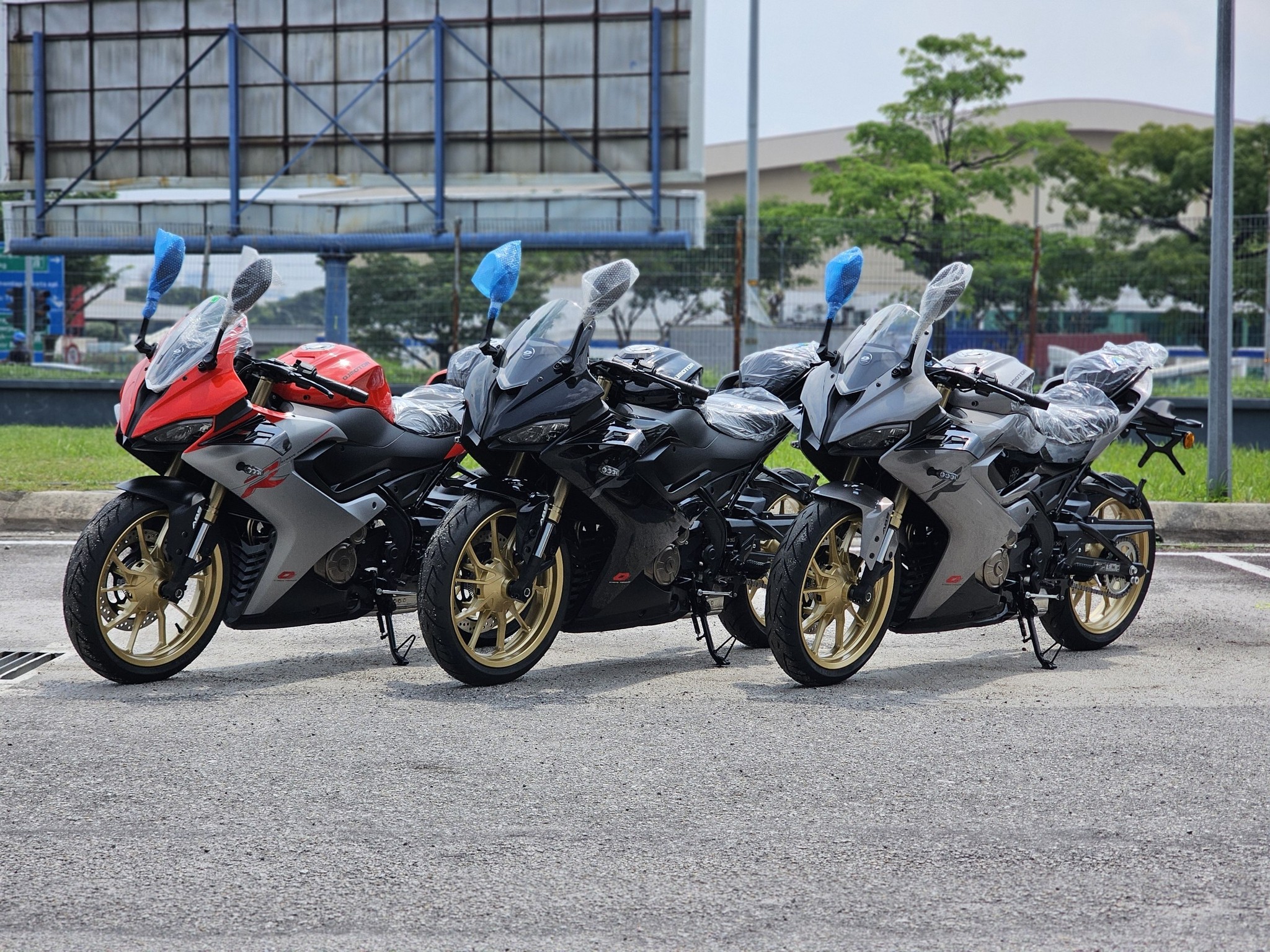 Ebidmotor.com Facebook ad: KAPCAI PUN LAGI MAHAL DARI MOTOR NI, QJMOTOR…