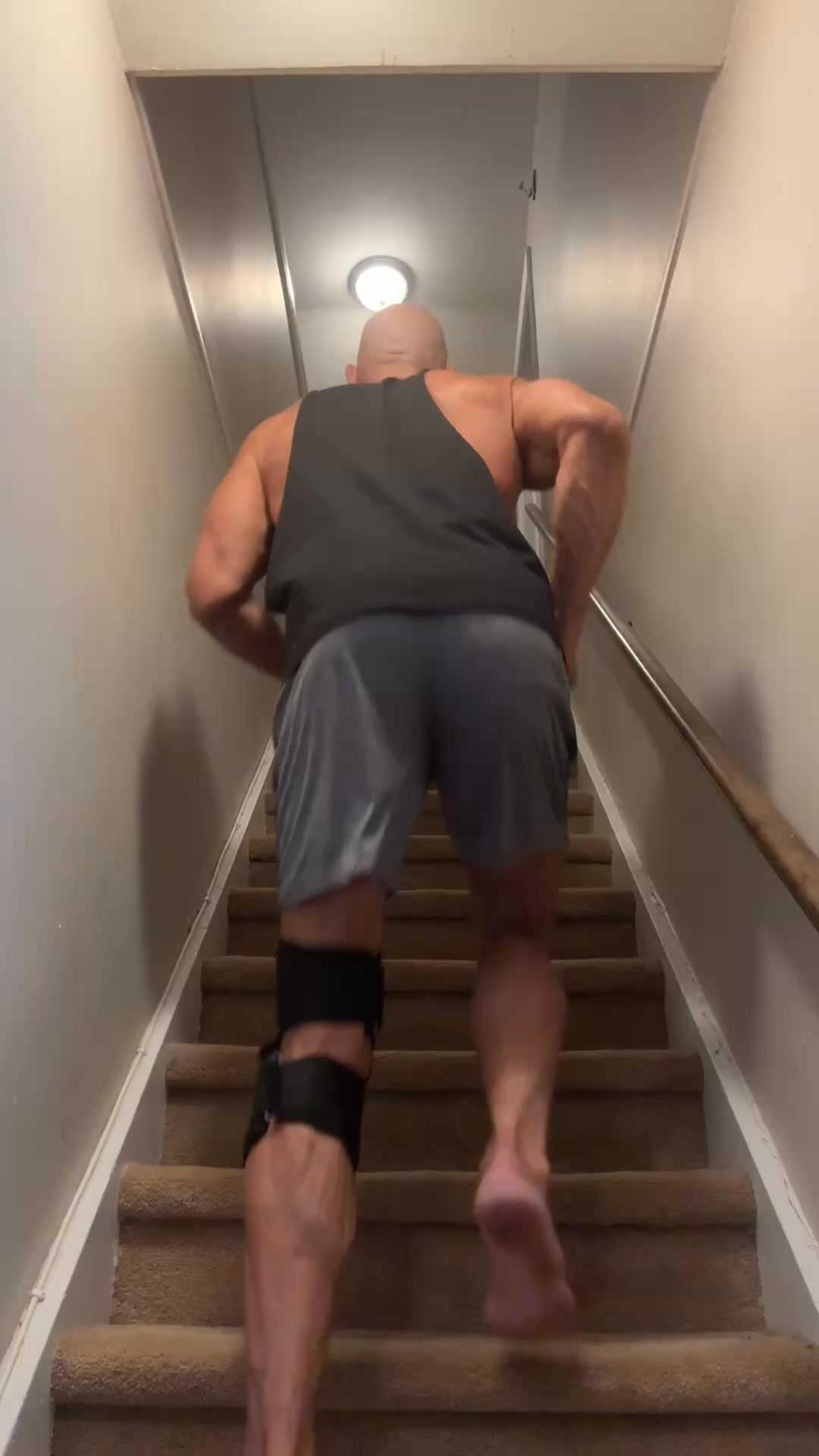 Anaconda Performance Facebook ad: Fast Relief for Stiff, Sore Knees
