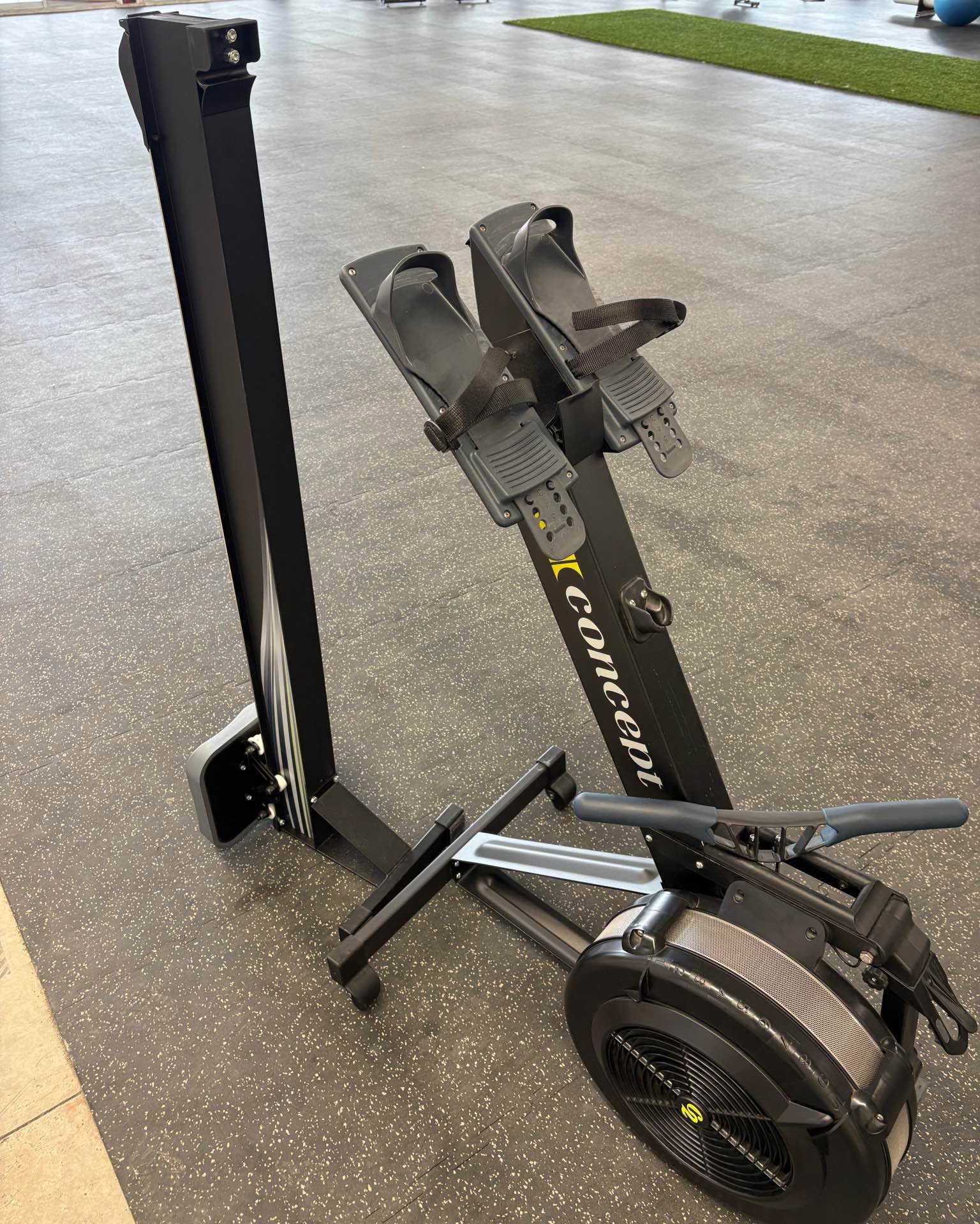 Zak Lewis Facebook ad: Concept2 Rowing Machine with Warranty