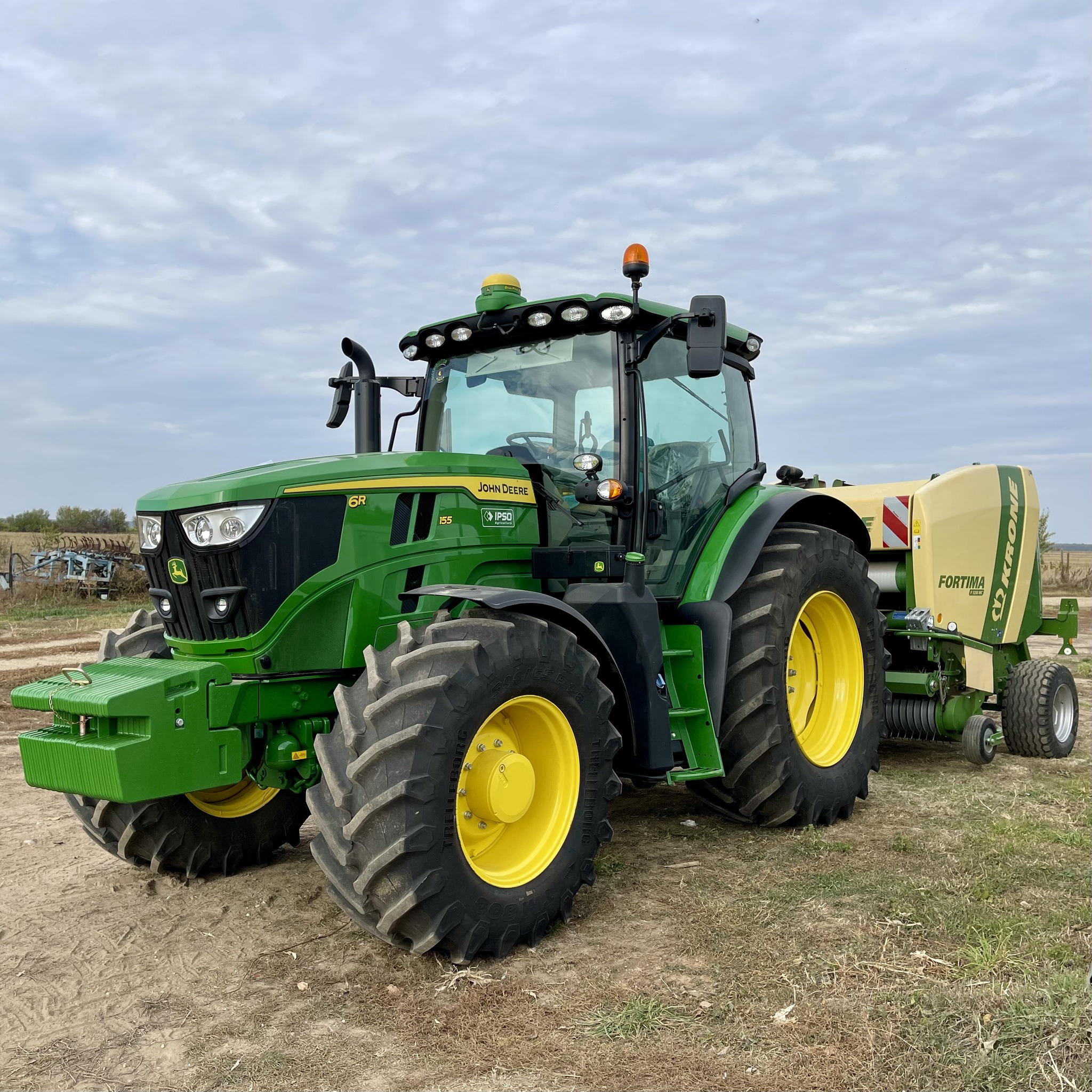 Ferma Cartojani Facebook ad: De Vânzare: tractor JOHN DEERE Model 6R 155…