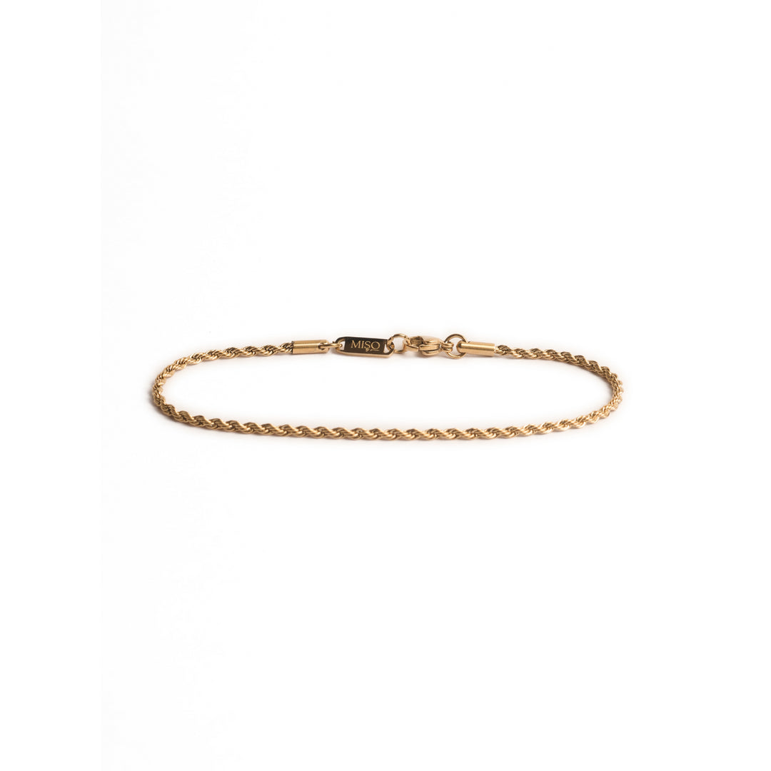 misobysonia Facebook ad: Gold chains for guys who don’t do gold.