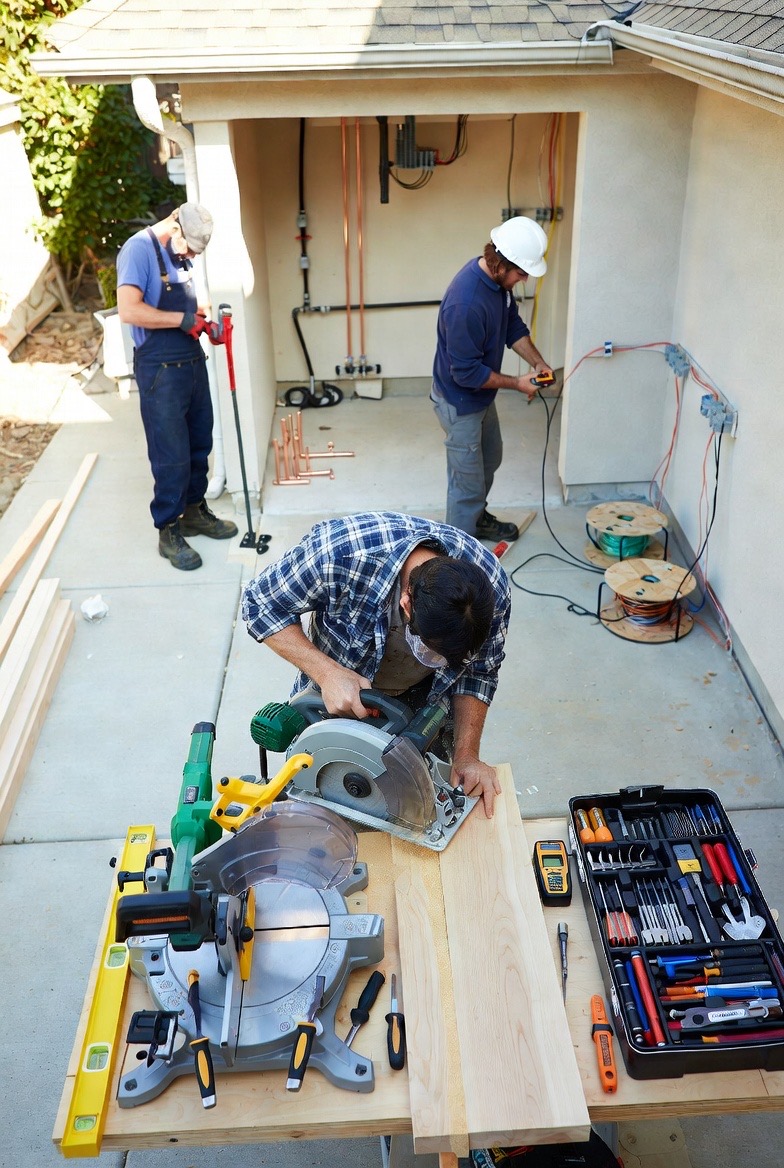 Dixieland Investments LLC Facebook ad: Property Maintenance
