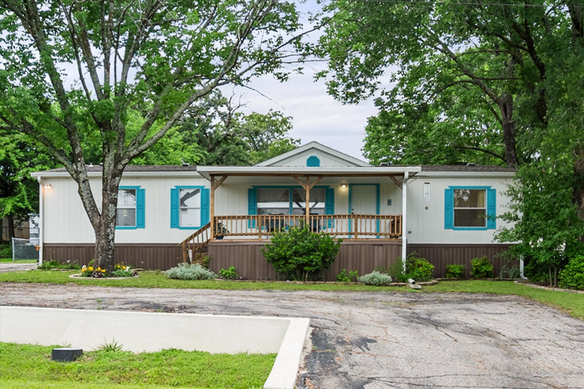 Karen Barcome Flippo Facebook ad: 4 Beds 2 Baths House