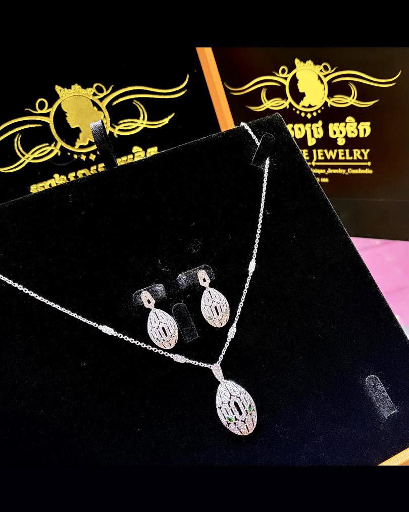 ហាងពេជ្រ យូនិក Unique Jewelry Facebook ad from Mar 11, 2026