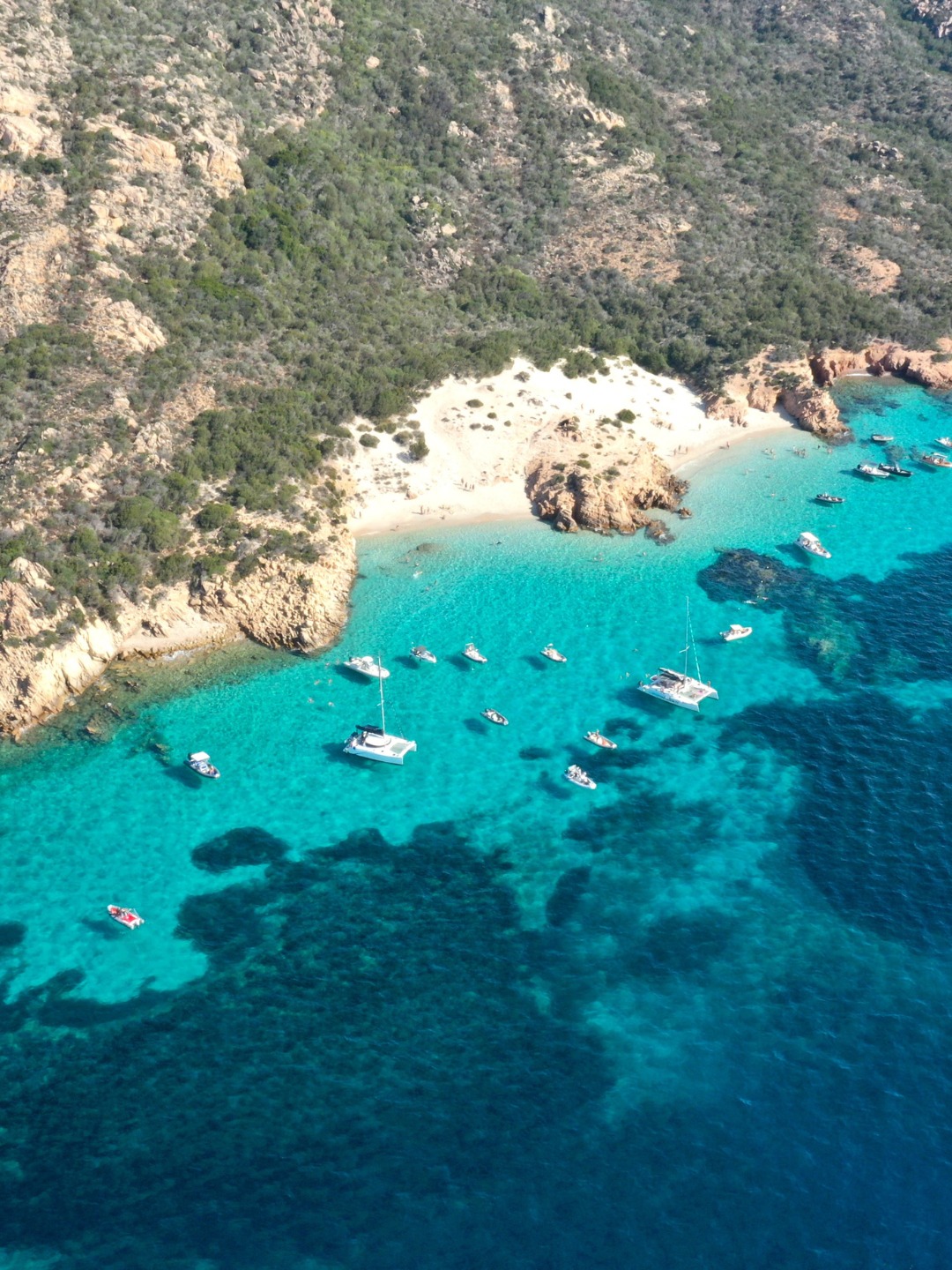 Blue Dream Sardinia - Boat Charter Company - Porto Cervo Emerald Coast Facebook ad: Stai organizzando un viaggio in Costa Smeralda?