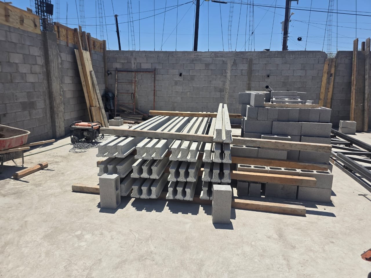 Alejandro Leal Martinez Facebook ad: Vigueta