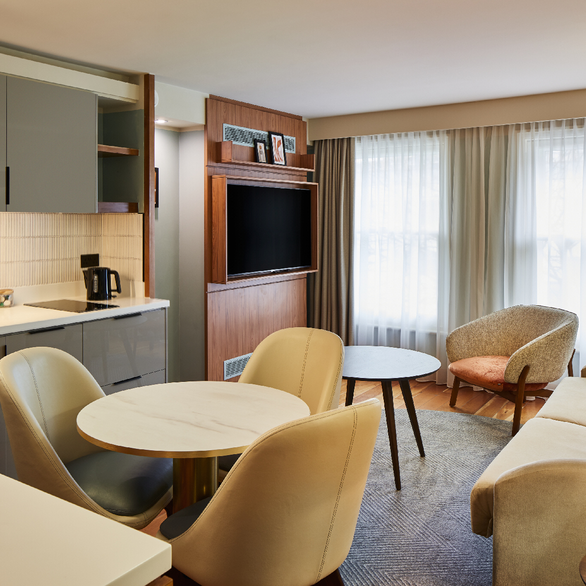 Master Aparthotel & Serviced Apartments Facebook ad