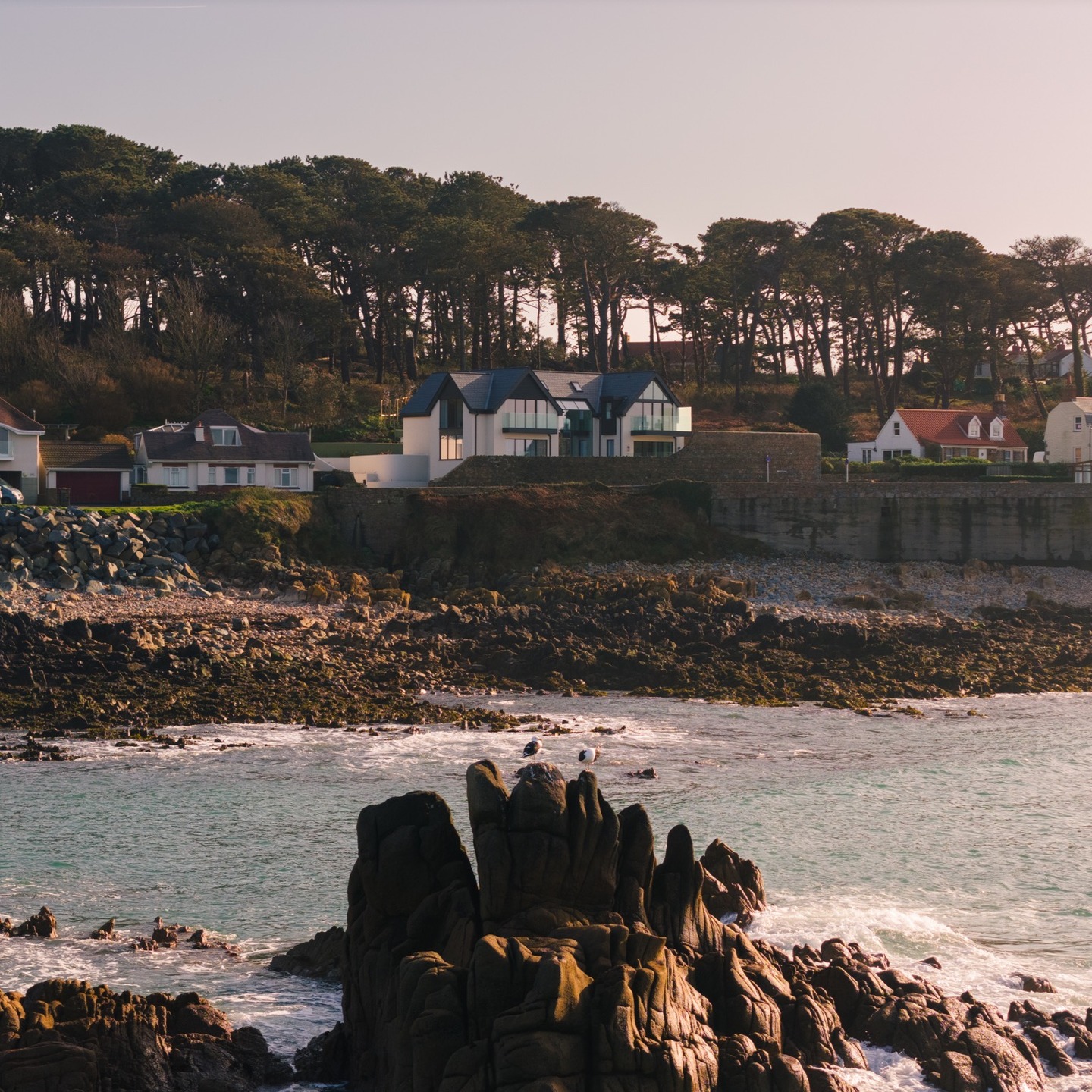 PF+A Facebook ad: Le Caprice in its setting.