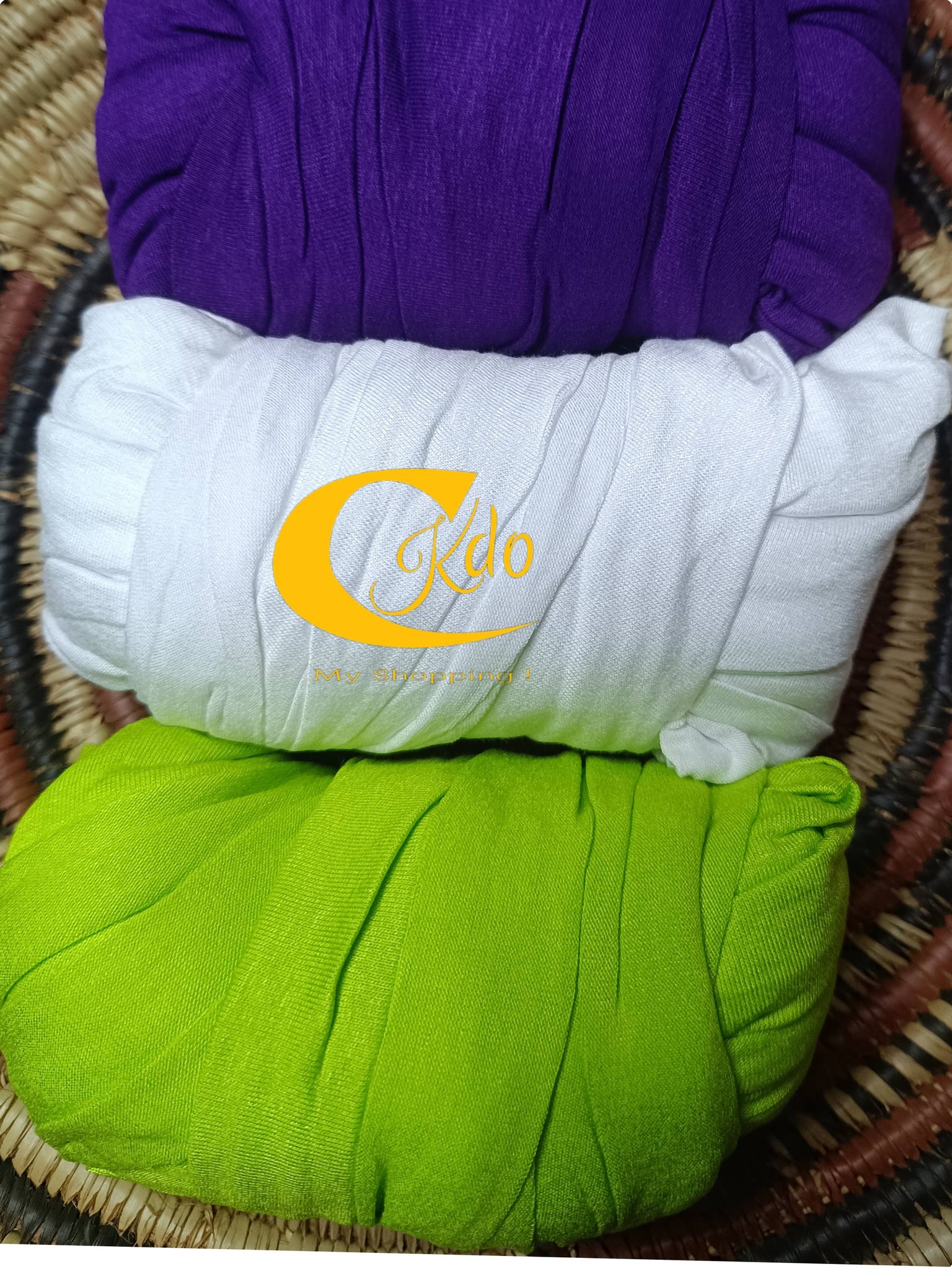 CKDO - C'est cadeau Facebook ad: Foulards 100% coton