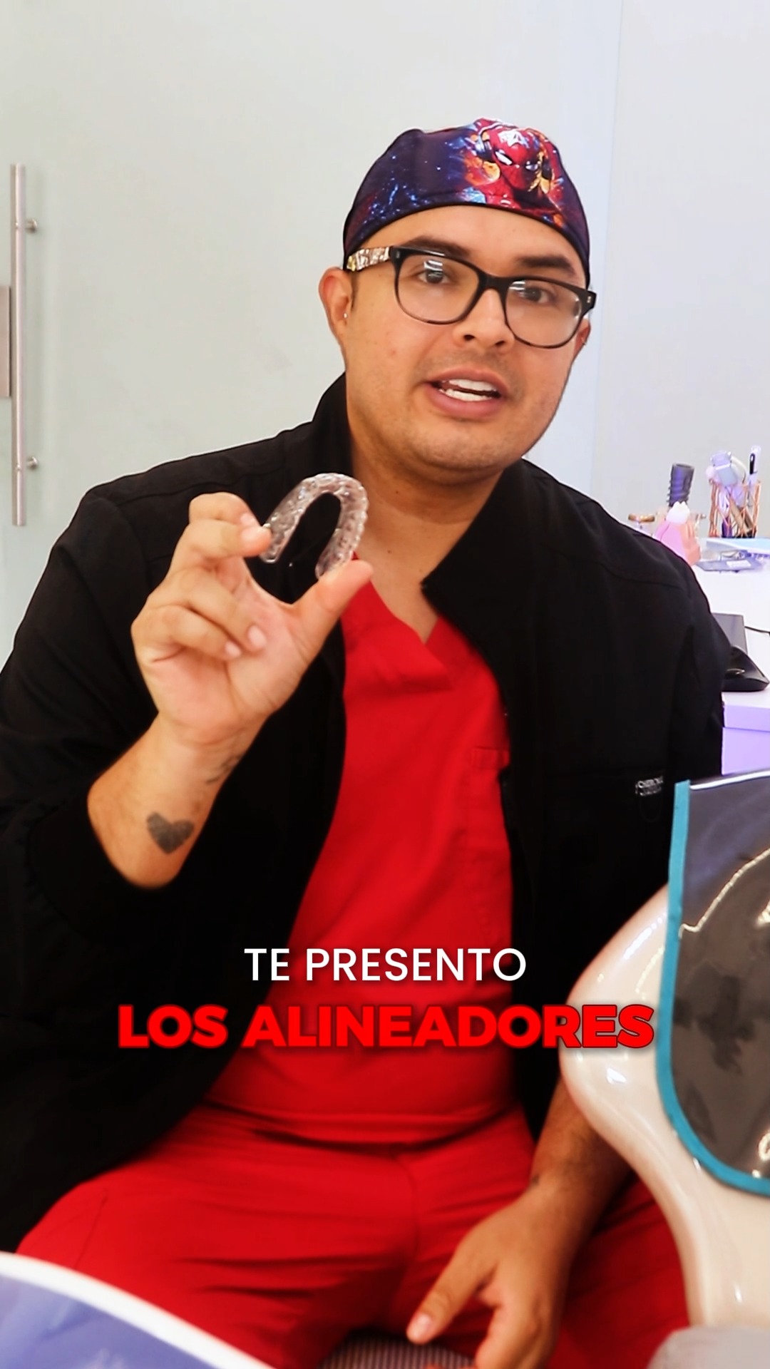 Dr. Weider Gutierrez Odontólogo Facebook ad: Alinea tu sonrisa sin que todos lo noten.