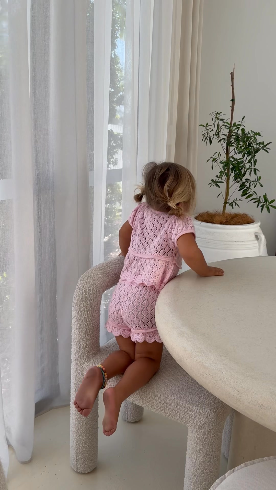 Noni the label Facebook ad: GIGI CROCHET TOP - PINK