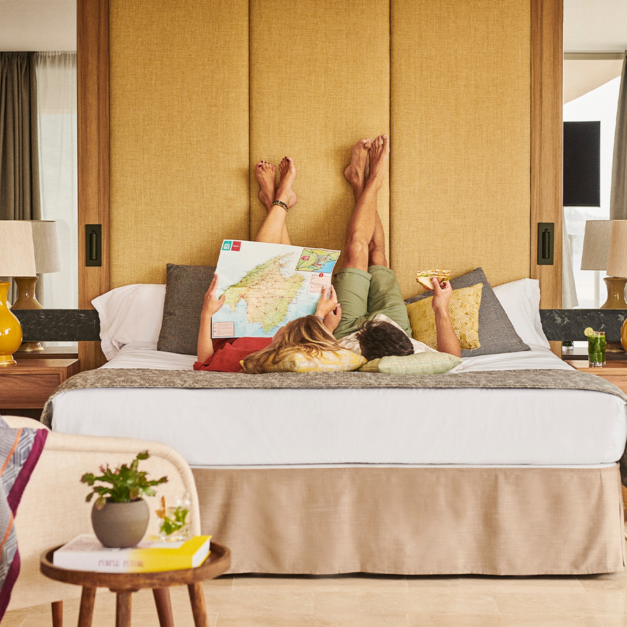 Zafiro Hotels Facebook ad: Ofertas y promociones exclusivas • Zafiro Hotels