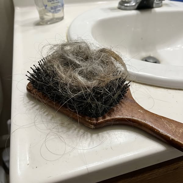 Hair Growth 24/7 Facebook ad: Hair loss isn’t random. Read this