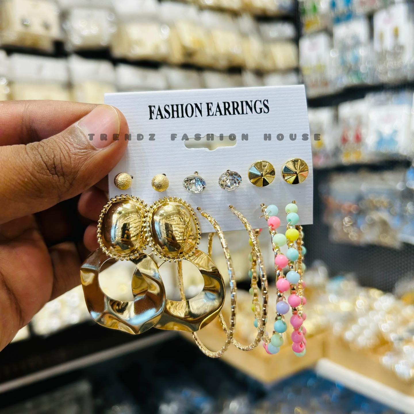 Trendz Fashion House Facebook ad: Earring Lovers, This One’s For You!