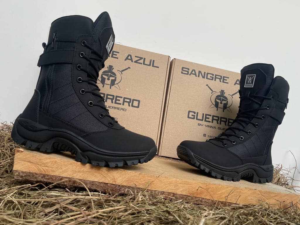 Sangre Azul Facebook ad: Botas 100% cuero, extra livianas, acolchadas