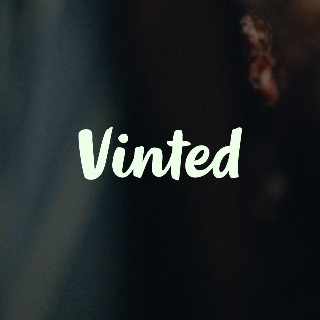 Vinted Facebook ad: Clear your space, earn extra cash