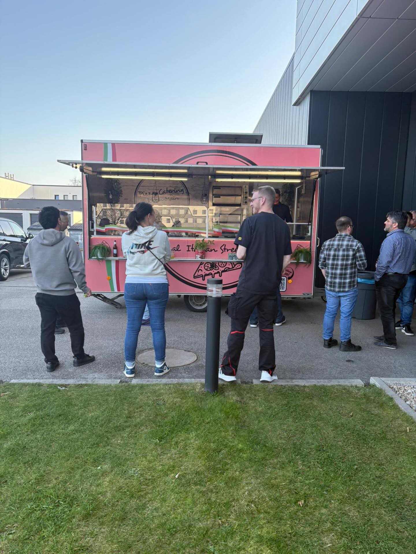pizza_catering_rhein_main Facebook ad: Pizza Catering Rhein Main