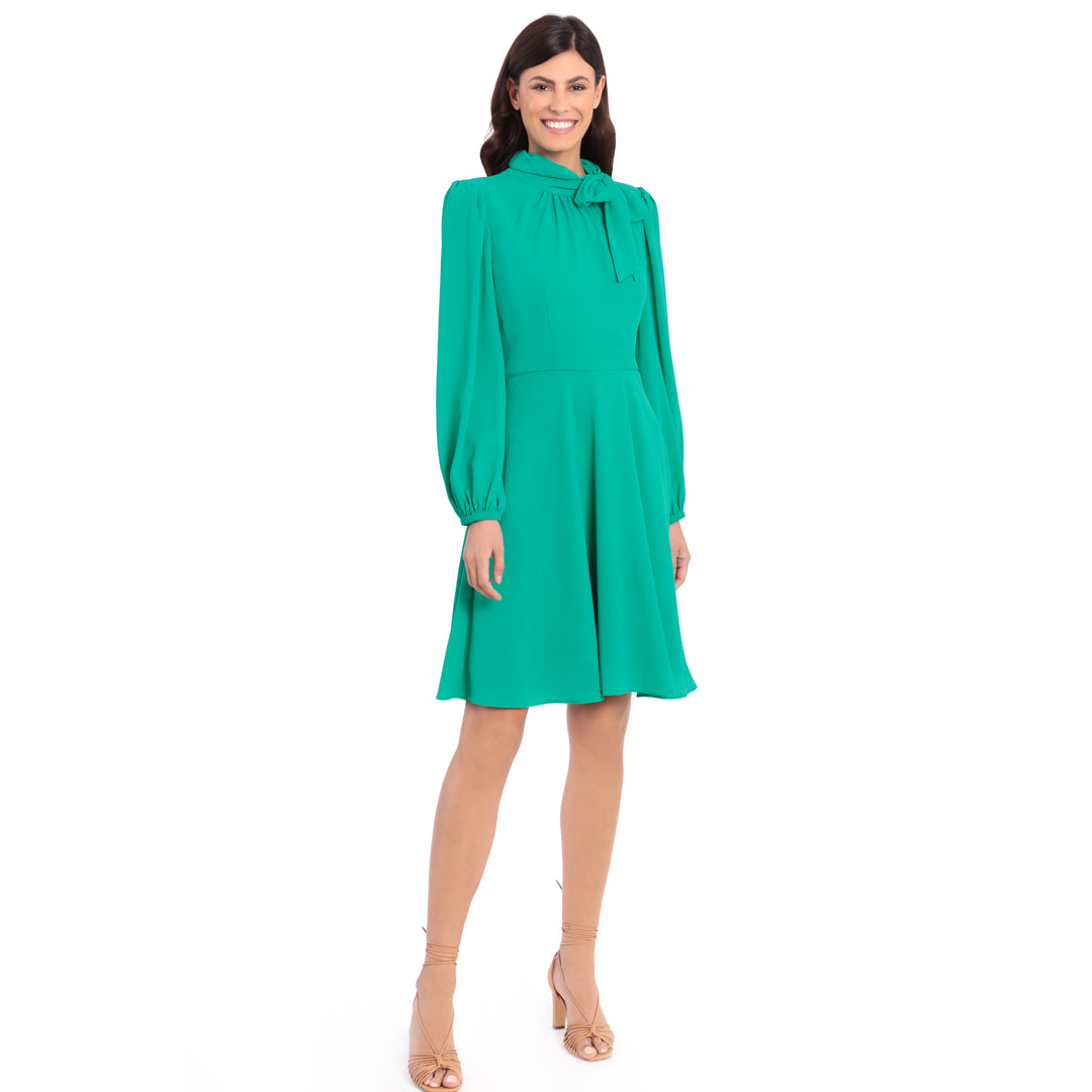 Maggy London Facebook ad: Dresses Designed to Flatter