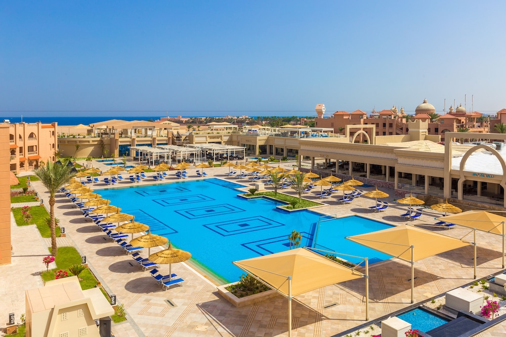 Thomas Cook Facebook ad: Swap the same-old for the Med’s sunniest corners…