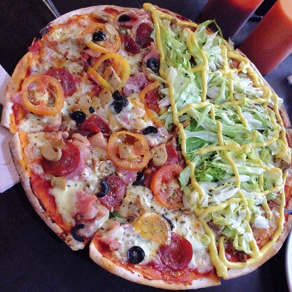 Handuraw Pizza Facebook ad: Cebu's best-tasting thincrust pizzas & more in a…
