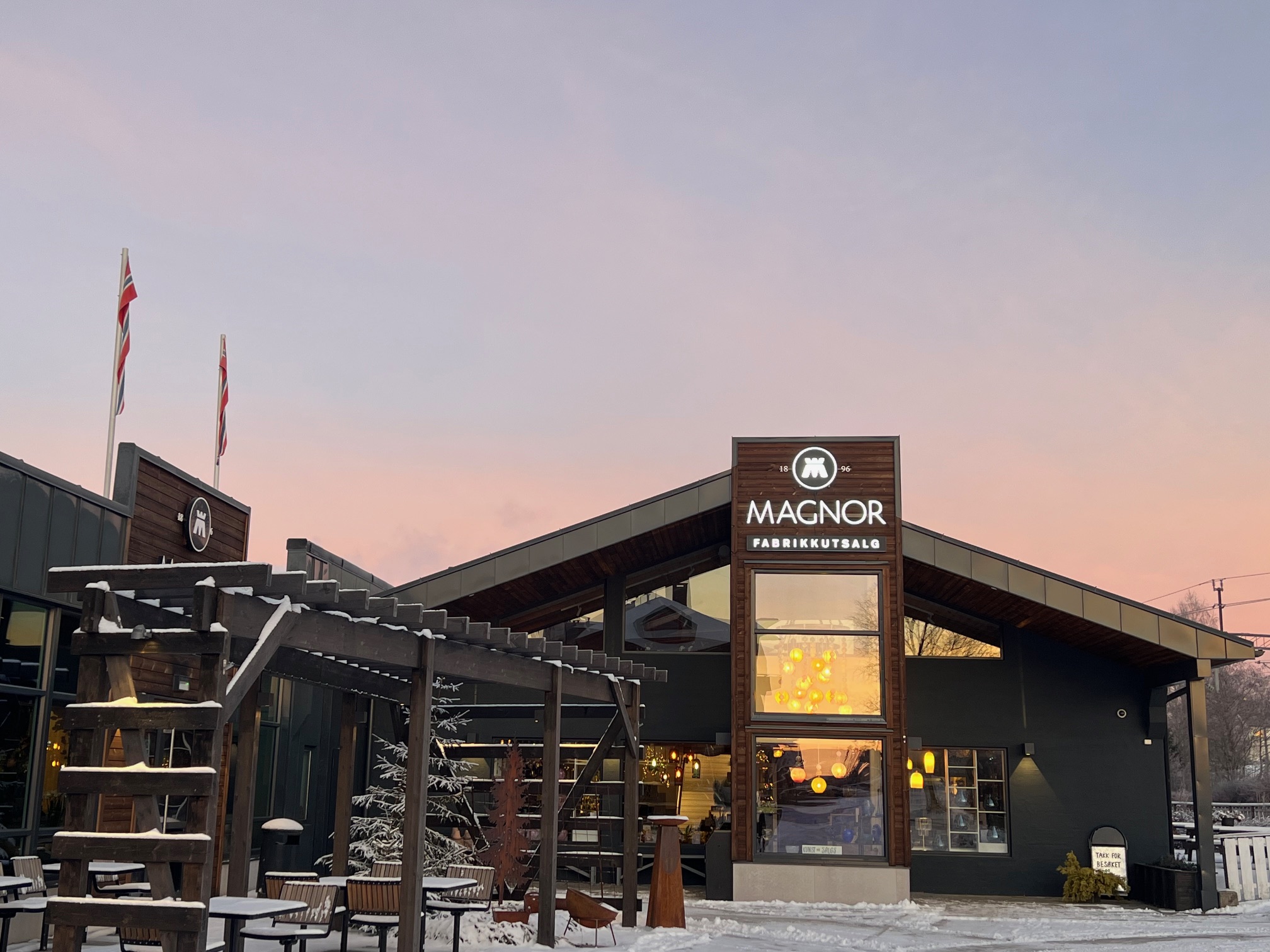 Magnor Fabrikkutsalg Facebook ad: Hos oss finner du inspirasjon og et stort…