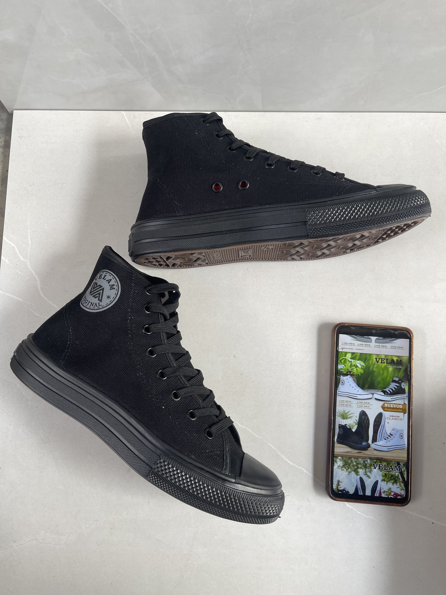 Sneakers Velam Facebook ad: 𝐅𝐨𝐭𝐨𝐬 𝐫𝐞𝐚𝐥𝐞𝐬 𝐝𝐞𝐬𝐝𝐞 𝐜𝐞𝐥𝐮𝐥𝐚𝐫, 𝐬𝐢𝐧…