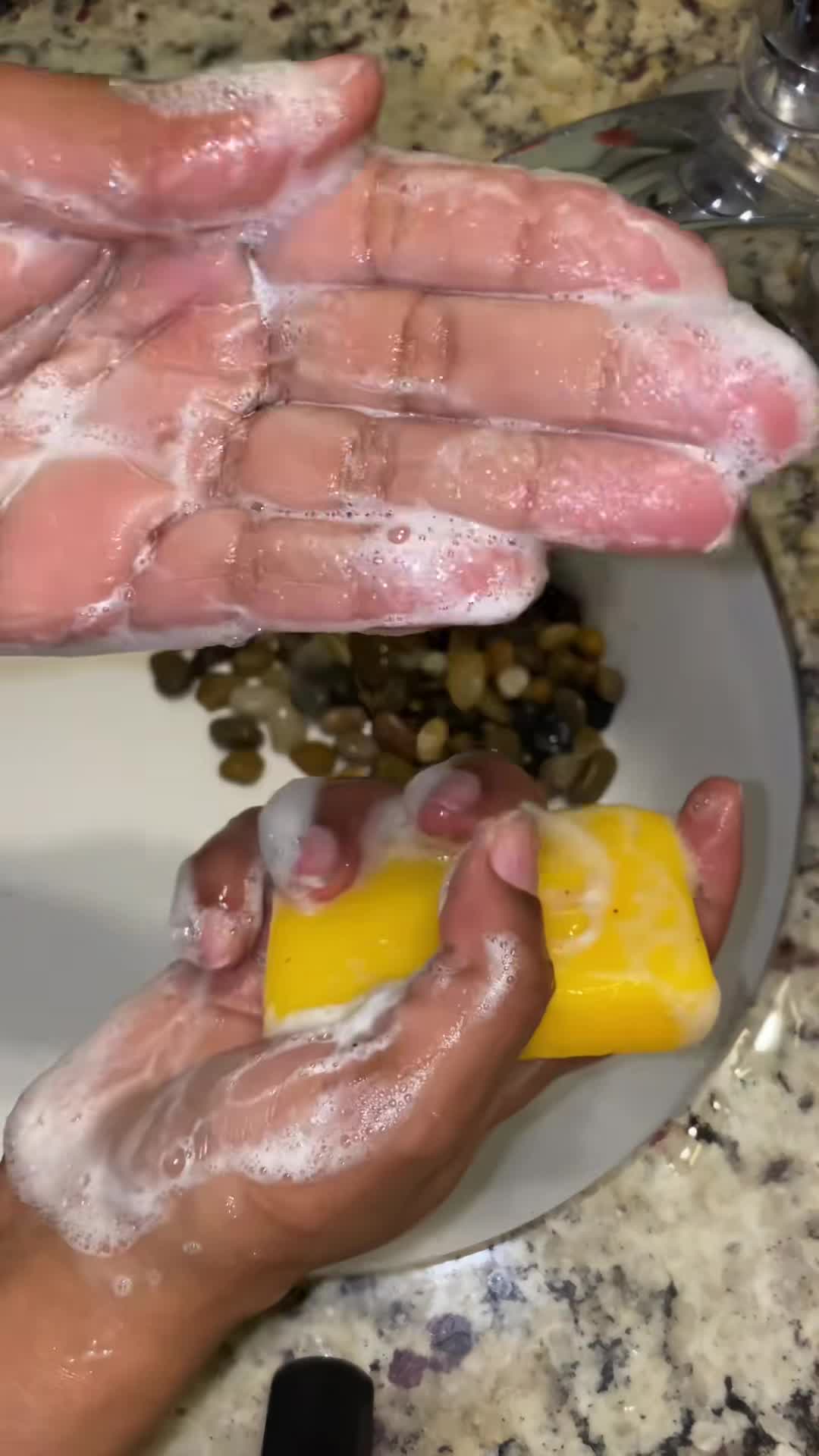 Honey Glow Facebook ad: Is your turmeric soap real?