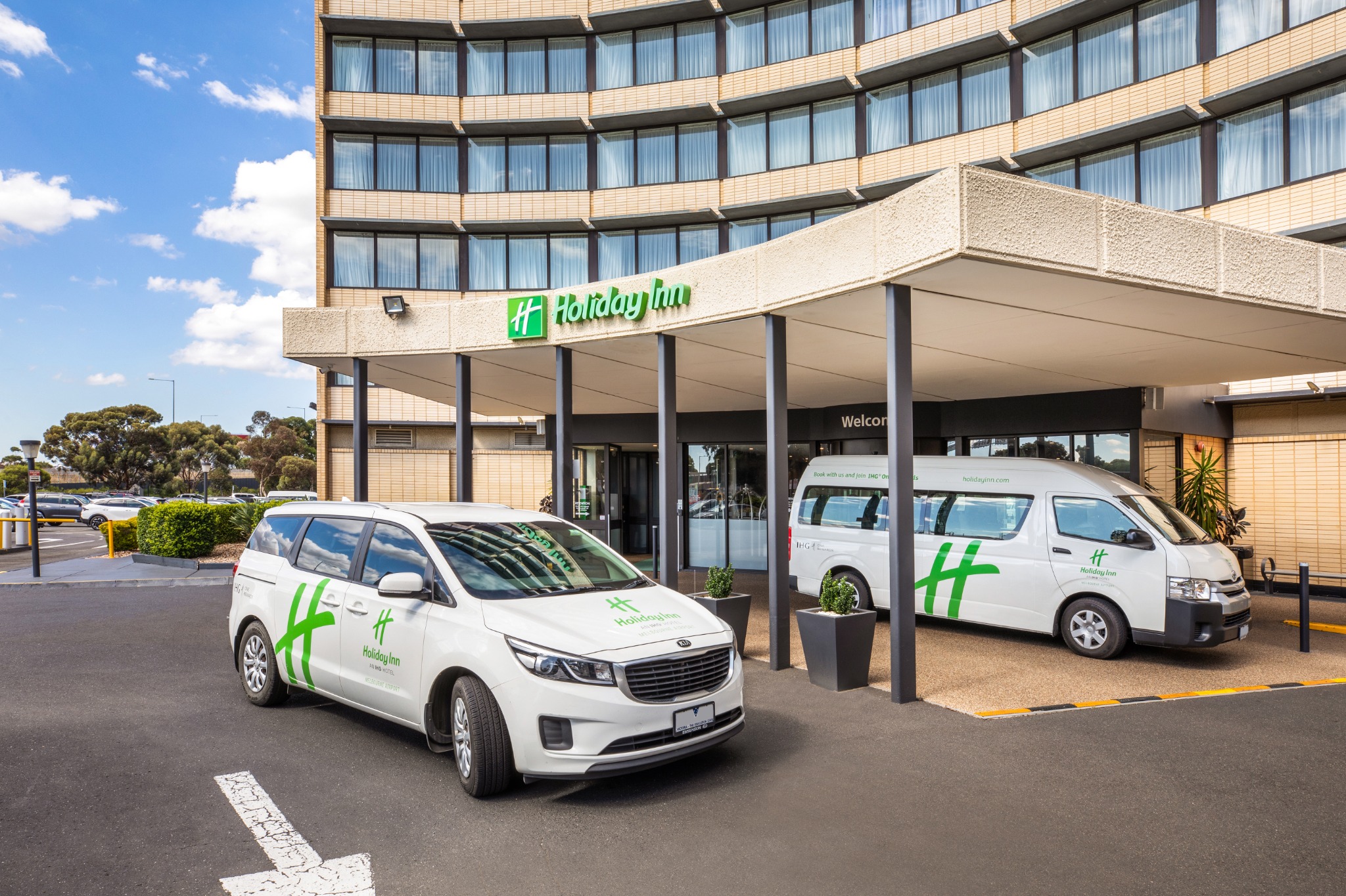 Holiday Inn Melbourne Airport Facebook ad from Oct 21, 2025