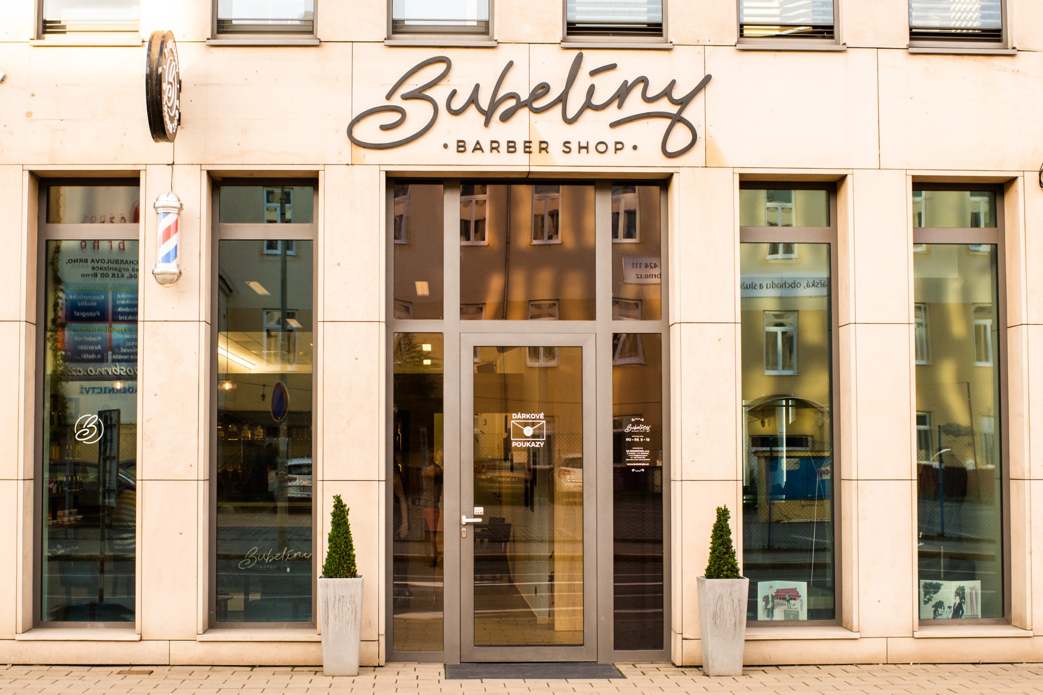 Bubelíny Barber Shop Facebook ad: Moderní i klasické střihy od zkušených barberů