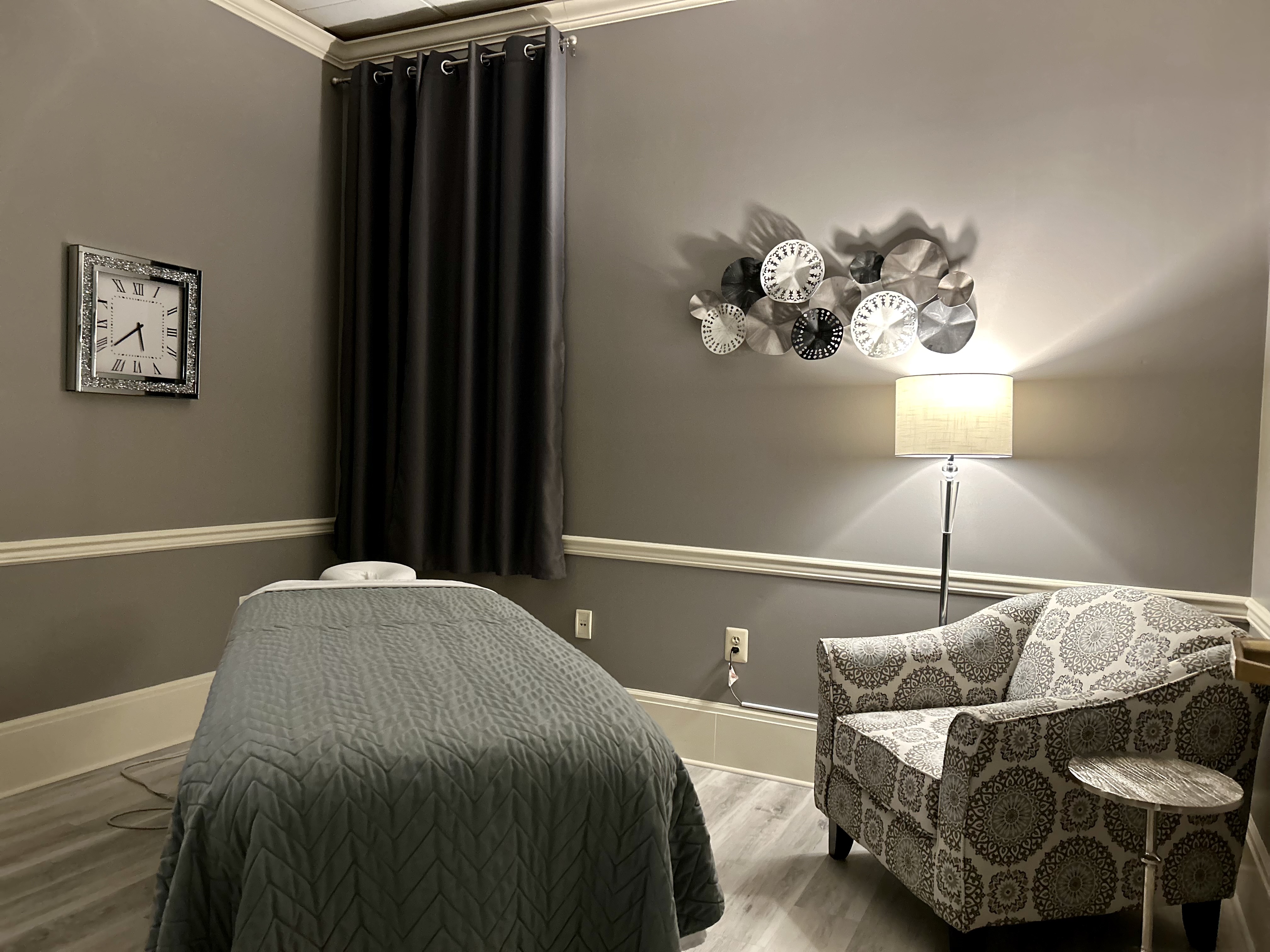 Massage Therapy of Fredericksburg Facebook ad: Don’t settle for 2nd best!
