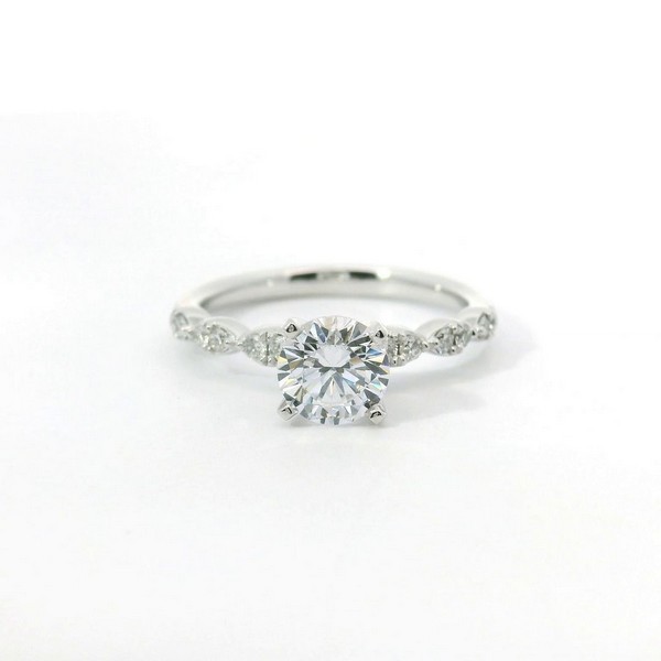 A.T. Thomas Jewelers Facebook ad: Your relationship tells a story