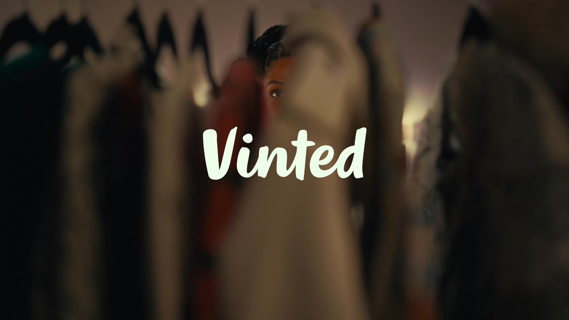 Vinted Facebook ad: Clear your space, earn extra cash