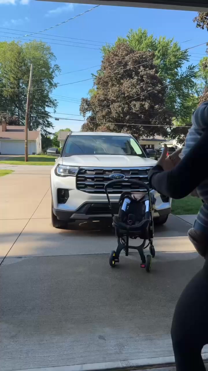 Allisynmichelle Facebook ad: Find Your New Ford