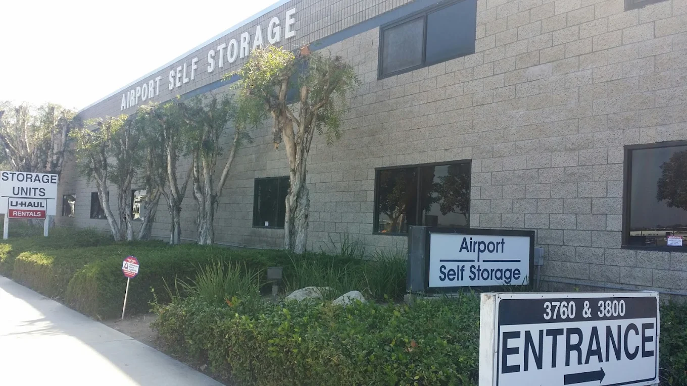 Purely Storage Facebook ad: Give your home some breathing room.