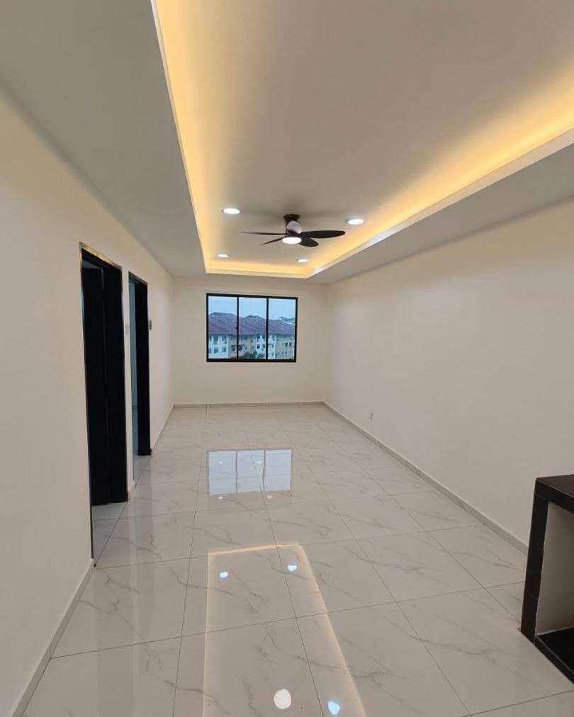 Janet Loh Facebook ad: 全装修单位 价钱还很漂亮 地点就在 Ehsan Jaya Sri Orkid Flat G 05-