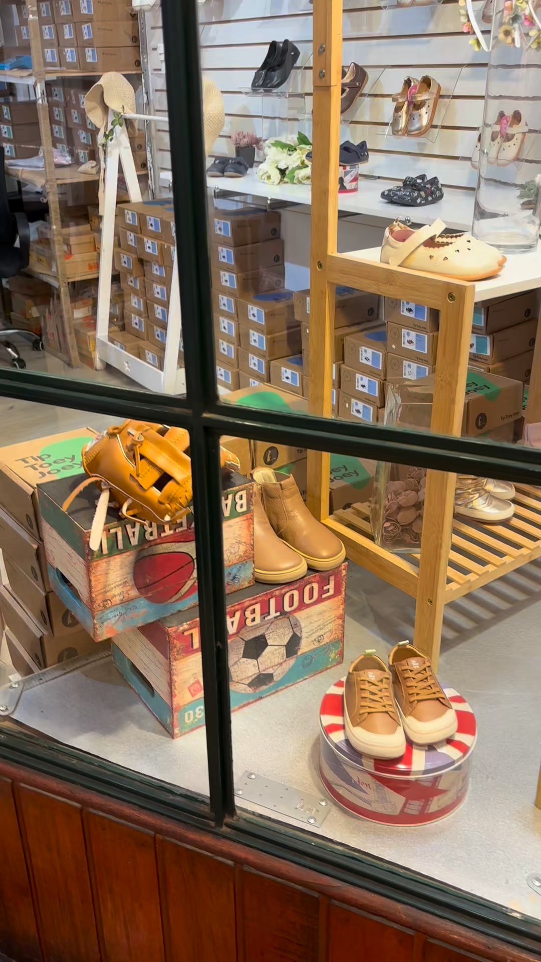 Balumba Zapatos Infantiles Facebook ad: Zapatos barefoot de verdad