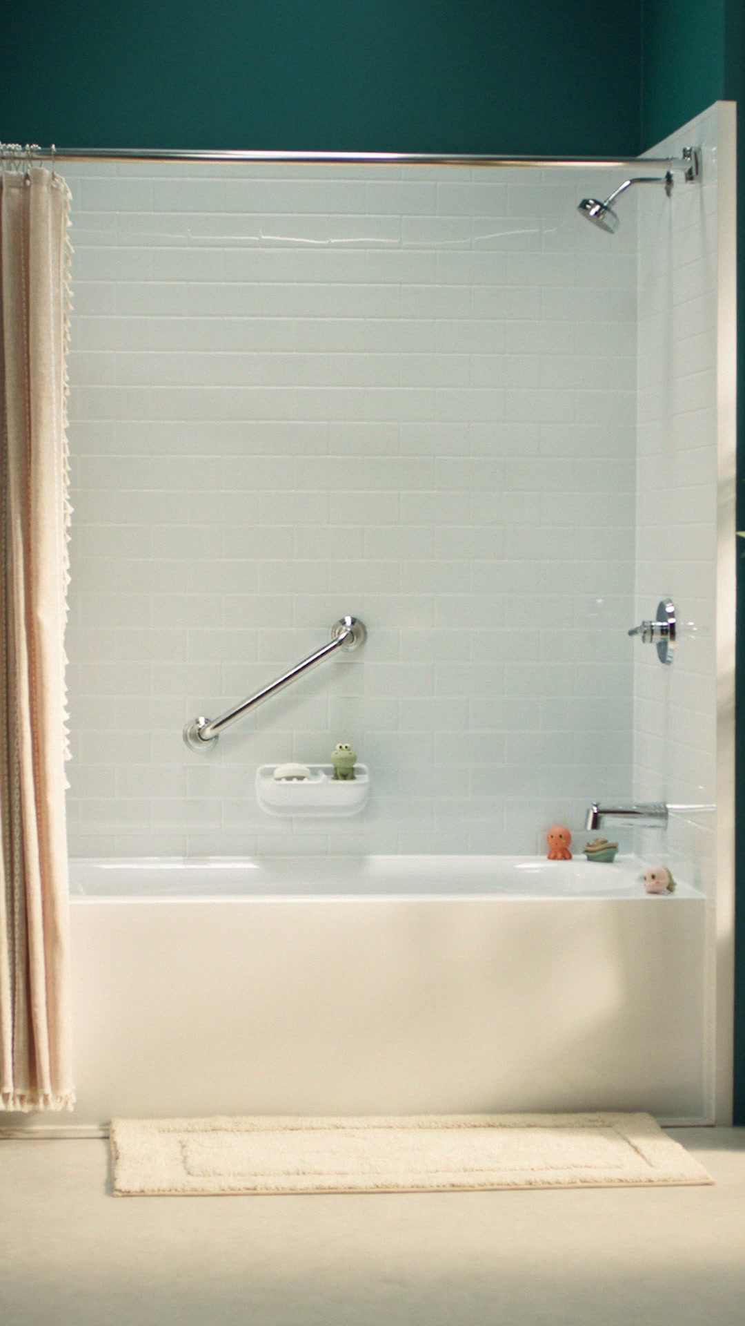 Bath Fitter Facebook ad: Book your Free Consultation