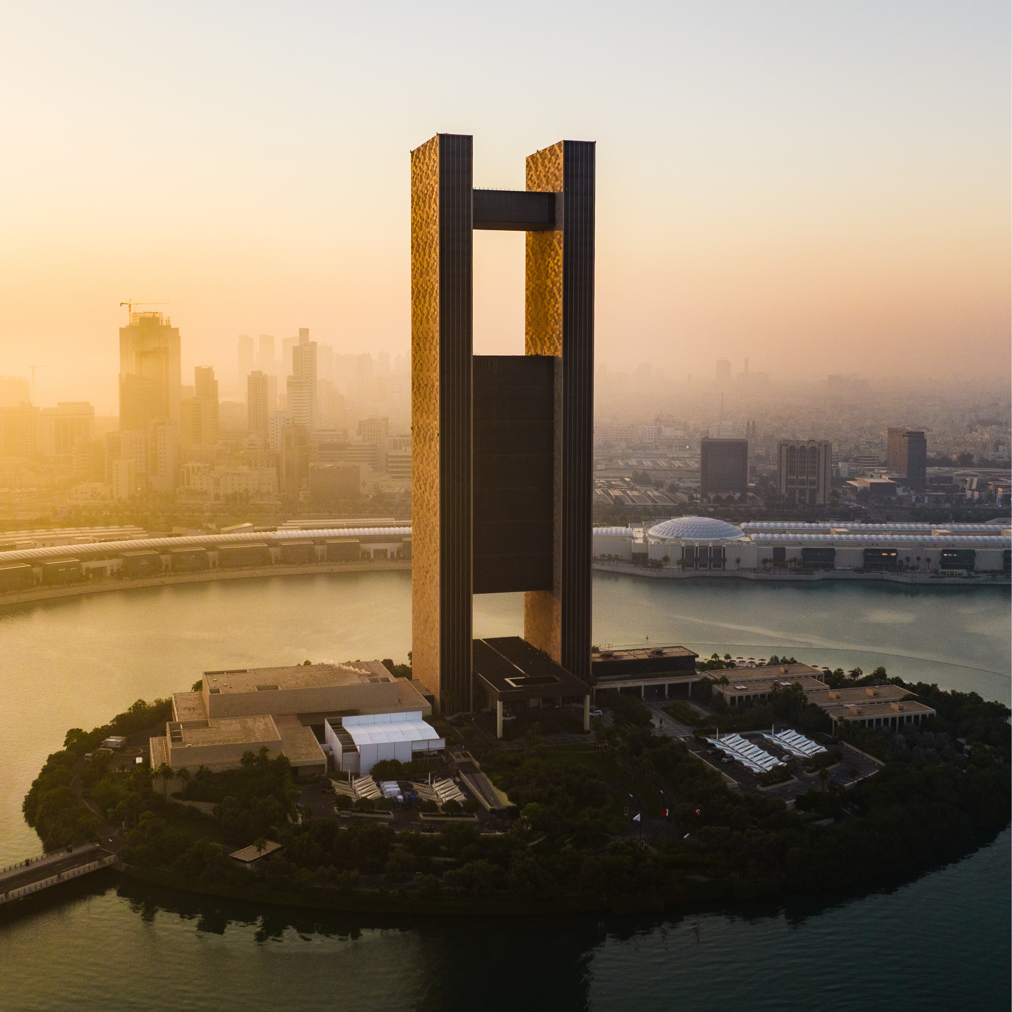 Four Seasons Hotel Bahrain Bay Facebook ad: Bahrain residents enjoy a privileged accommodation offer…